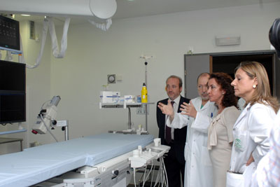 La delegada de Salud, el gerente del hospital y los radiólogos Marina Álvarez y Miguel Canis