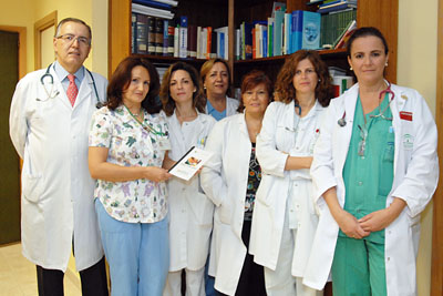 Las coordinadoras de la guía y otros profesionales de Pediatría