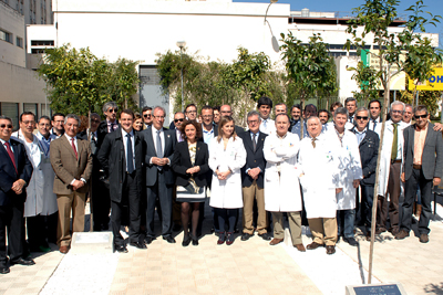 Foto de familia de la inauguración del 'Jardín de los trasplantes