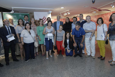 Profesionales y pacientes que han participado en la muestra