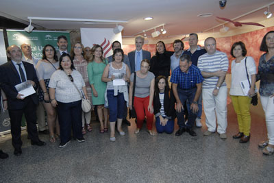 Profesionales y pacientes que han participado en la muestra