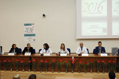Mesa inaugural de la jornada dedicada a día de enfermería