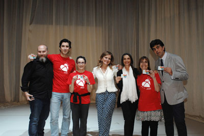 La gerente del Hospital Reina Sofía en el centro, Marina Álvarez, al lado de la actriz y cantante Ángela Molina, el coordinador de Trasplantes del Hospital, José María Dueñas, la directora de la obra, Corina Fiorillo, la bailarina, Teresa Nieto y el productor, Lope García