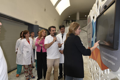 La cantaora Rocío Márquez se fotografía en la exposición