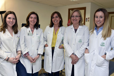 Cristina Pulido, Lucía Izquierdo, Josefina Vicente Rueda, Raquel Muñoz y Belén Martínez, son especialistas y residentes de la sección de infantil de la Unidad de Gestión Clínica de Radiodiagnóstico del Hospital Reina Sofía