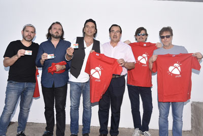Los Secretos, acompañados por el coordinador de trasplantes, apoyan la donación