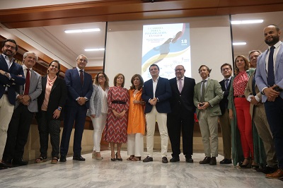 Representantes de las diferentes entidades colaboradoras en la presentación de la carrera