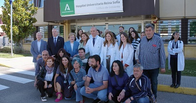 Foto familia, autoridades, profesionales y participantes