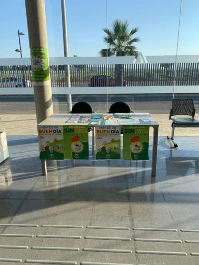 Mesa informativa montada en el Hospital Palma del Río (Córdoba)