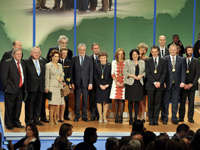 Foto de familia de los premiados este año.