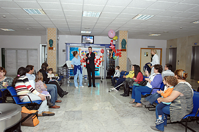 Celebración del Día Mundial de la Risa en el Materno Infantil.