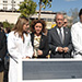 Mª Isabel Baena y Manuel Alonso (centro) acompañados por responsables sanitarios.