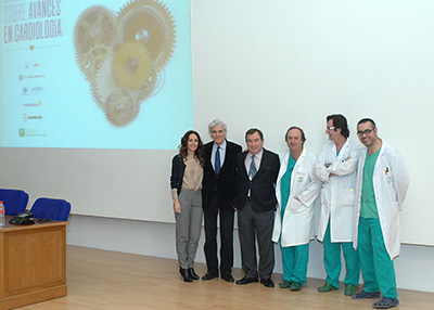 Cardiólogos del Hospital Reina Sofía, junto al especialista invitado -tercero por la izquierda- Juan Alcibar.