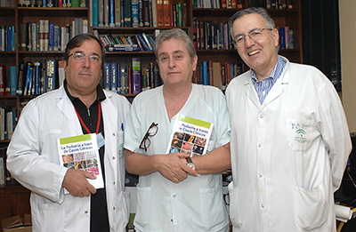 Los autores del libro, los doctores Camino, Ibarra y Pérez Navero