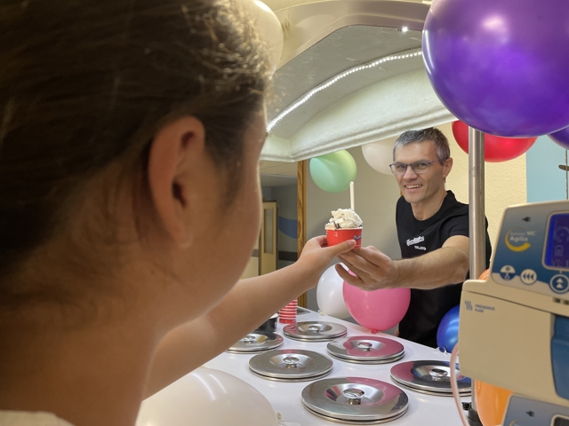 El carrito de helados de Buonissimo ha visitado hoy el hospital