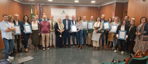 8 certificaciones a 7 unidades distrito atención primaria Huelva costa condado campiña
