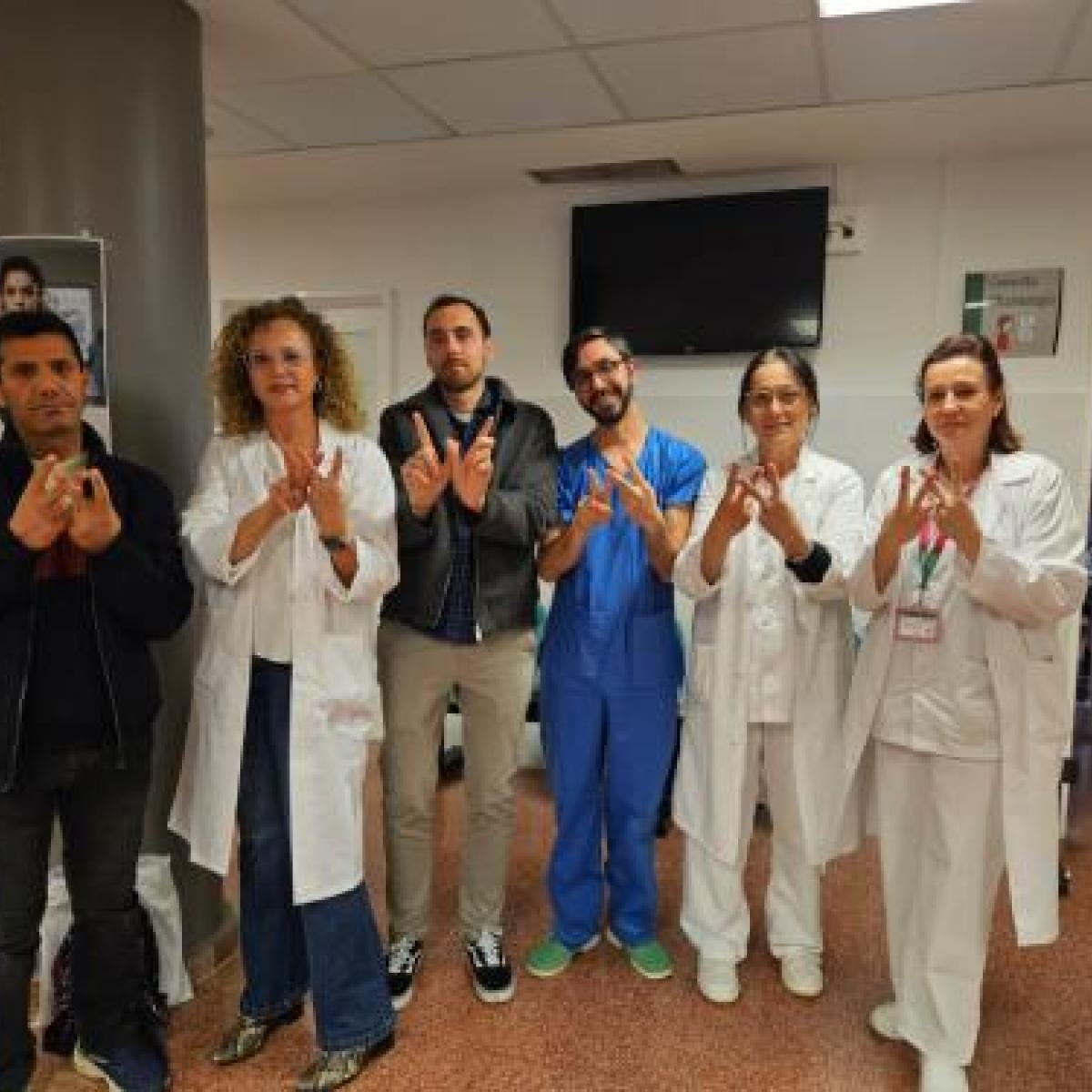 Personal Hospital La Inmaculada junto a personas afectadas por Síndrome de Wólfram