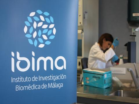 noticia-investigacion-laboratorio-ibima.jpg Bernardo Herrera Imbroda. Urólogo, \"Internet ha hecho daño a la Medicina; no todas las páginas tienen rigor\"