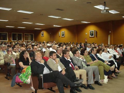 El Hospital Virgen de la Victoria, en el que 36 nuevos especialistas se formarán a lo largo de los próximos 3-5 años, ha acogido hoy el Acto de Presentación de los MIR de la provincia