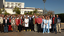 Foto de familia del primer aniversario del 'Jardín de los trasplantes'.