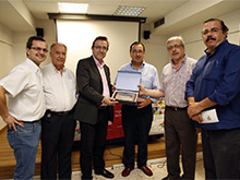 El colectivo vecinal reconoce la trayectoria del hospital y se vuelca con la donación de órganos