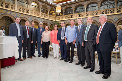 Los doctores Pérez Jiménez y Peña Martínez, entre los galardonados