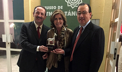 Rafaela Belmonte junto a los coordinadores de trasplantes del hospital